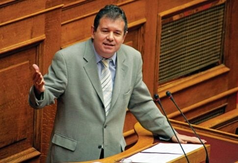 Θέλει να κατασκευαστεί εικονοστάσι στη Βουλή