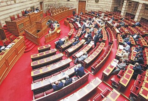 «Γαλάζια» σύννεφα πάνω από τα ακίνητα