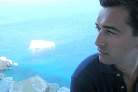 Η καλοκαιρινή κολεξιόν του Αγγελου Μπράτη εντυπωσίασε στο Μιλάνο