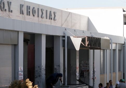 Βλέπουν Πυρήνες πίσω από τη βομβιστική επίθεση ξημερώματα στη ΔΟΥ Κηφισιάς