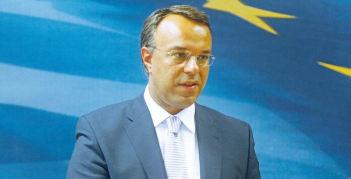 Η ελληνική ενδεκάδα κρούσης με την τρόικα