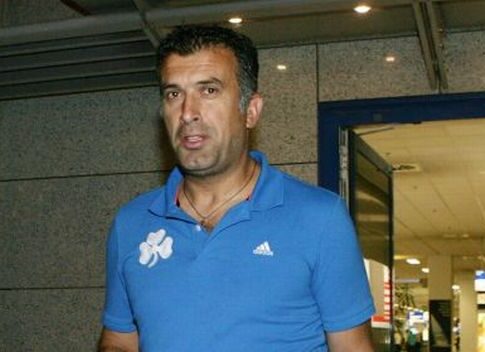 Ανακατεύει τα υλικά, δεν βρίσκει συνταγή