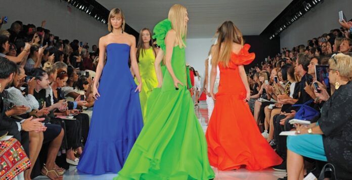 Κομψότητα, τόλμη και γοητεία στα catwalks