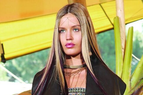 Σέξι κόρες διασήμων στο catwalk