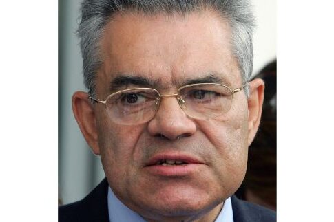Από τον Ακη στον Μαντέλη και στο βάθος το Βατοπαίδι