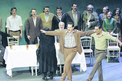 Η Δραπετσώνα του '60 ζωντανεύει στη σκηνή