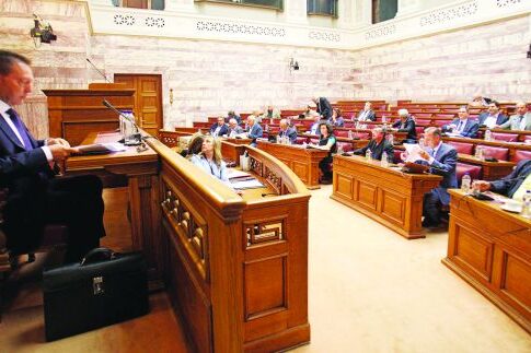 Νέα μέτρα και κούρεμα