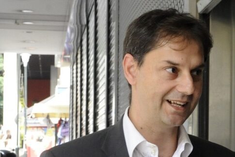 Ο «αριστερός» φόρος του απίθανου Θεοχάρη