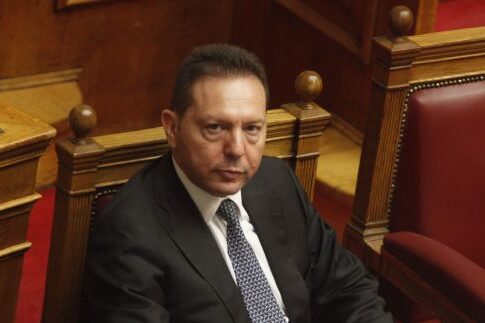 Κατάθεση Προϋπολογισμού χωρίς έγκριση της τρόικας