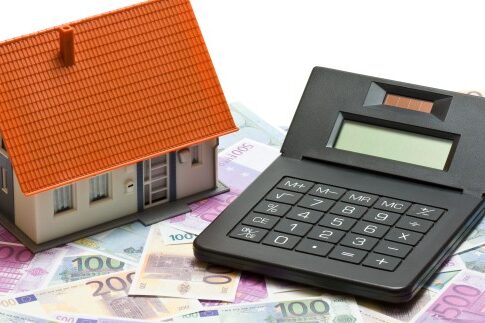 Νέο καψώνι των δανειστών με τον Ενιαίο Φόρο Ακινήτων