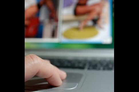 Είχε γεμίσει τα κινητά του και το laptop με σκληρό υλικό παιδικής πορνογραφίας