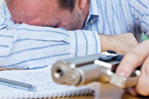 Τον έσωσε η μητέρα του όταν της ανακοίνωσε ότι θα αυτοκτονήσει