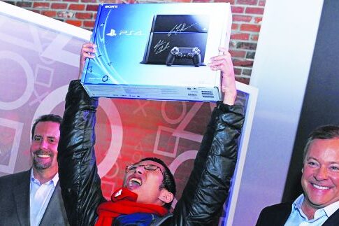 Πανικός για το νέο Playstation 4