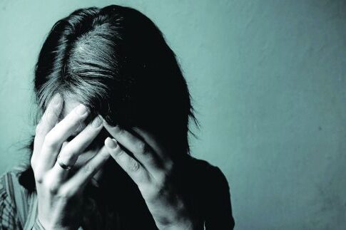 Σοκ: Θύμα ξυλοδαρμού μία στις τρεις γυναίκες