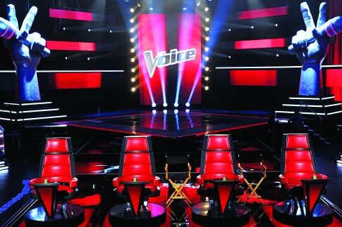 Χιλιάδες για μια θέση στο «The voice» του μνημονίου