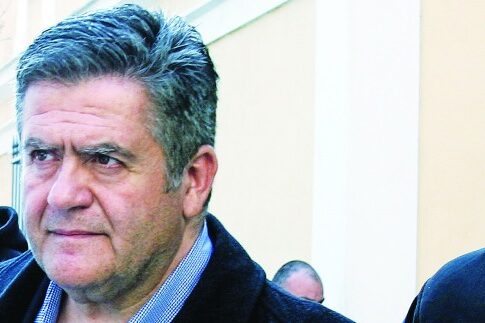 Συνομιλίες «καίνε» τον Τομπούλογλου