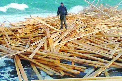 Ενα δώρο από τη... μανιασμένη θάλασσα!