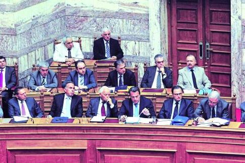 «Σκουπίζουν» ό,τι απέμεινε με φόρους σε ακίνητα - εισοδήματα