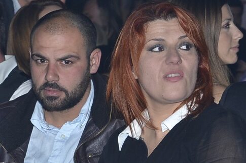 Εκπαιδευτής σκύλων το αμόρε της Ζαρίφη