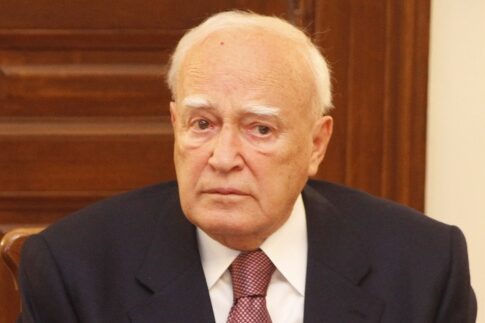 Πυρά από Παπούλια για τη διαφθορά