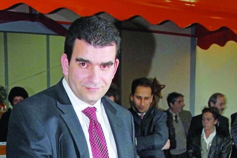 Βonus 2,5 εκατ. (από τον Καρέλια) στους υπαλλήλους!