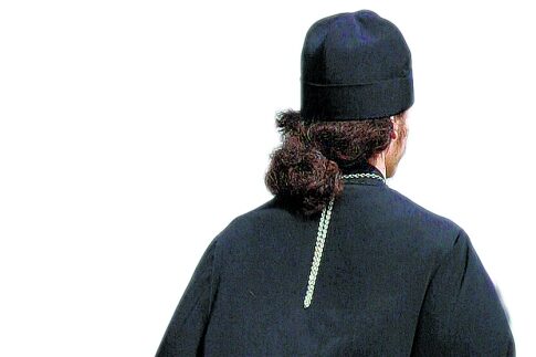 Ιερέας σε σπείρα εμπορίας εικόνων!