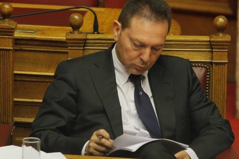 Αγωνία Μαξίμου για τη νέα δόση