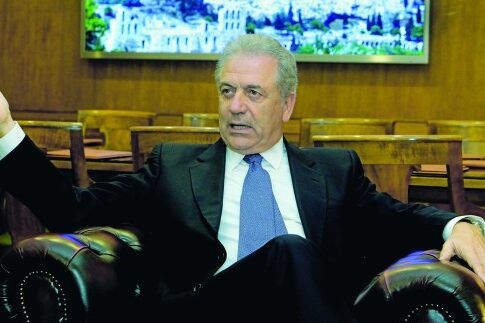 Εξυπνη... τρικλοποδιά από τον Αβραμόπουλο