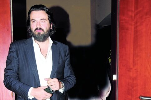 Εκλεισαν τα στόματα