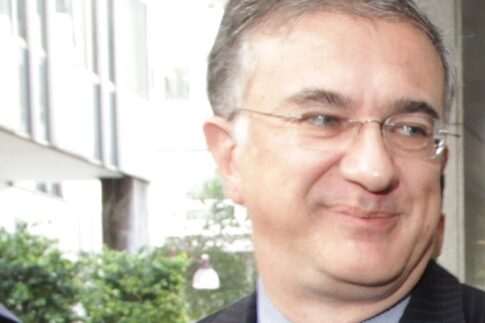 Σκοτάδι για χρέη(;) από τη Ν.Δ στη ΔΕΗ
