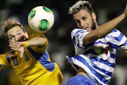 Η ΑΕΚ κάνει comeback για να πάρει τον Μπακάκη