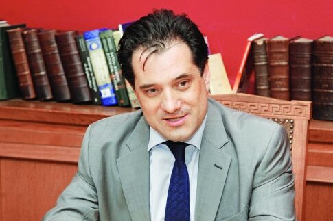 Οι ύμνοι του Αδωνη στην πολιτική Μέρκελ