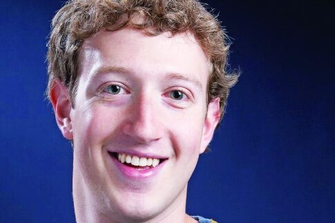 Στην κορυφή του καταλόγου των δωρητών ο Μr Facebook