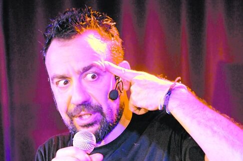 Ο Σωτήρης «Με τα παντελόνια κάτω» θέλει να αυτοκτονήσει