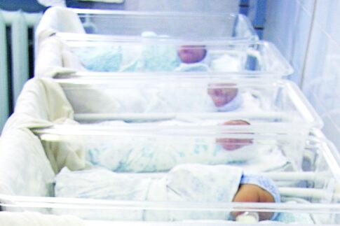 Πουλούσαν τα μωρά για... 5.000 ευρώ!