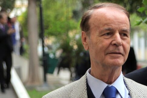 Χειροπέδες (και πάλι) στον Μπάμπη Βωβό