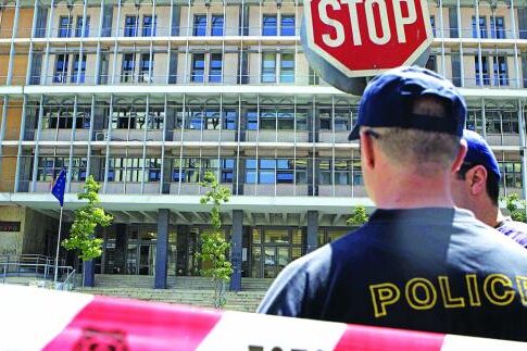 Ρίχνει βόμβες (;) ο 27χρονος Αλβανός συνεργός του Ιλίρ Κούπα