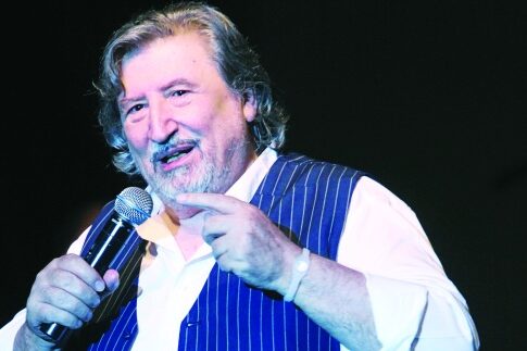 Ο Χάρρυ Κλυνν στέλνει πακέτο!