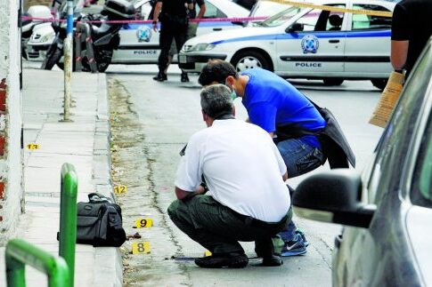 Εκτός Ελλάδος η αδίστακτη συμμορία που είχε πυροβολήσει αστυνομικούς