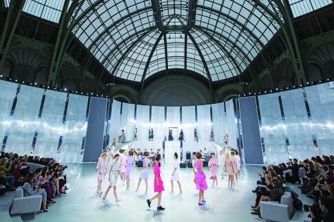 Δύο μετρ της μόδας σε «haute couture» μονομαχία