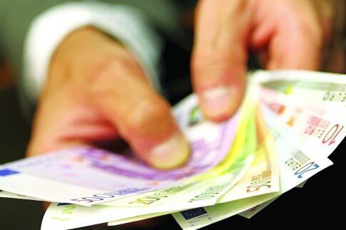 Τον εκβίαζε με «απαγωγή»