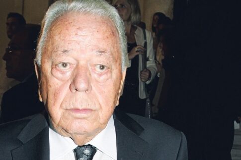 Η οικογένεια που κυβερνάει (με μπουλντόζες) την Ελλάδα!