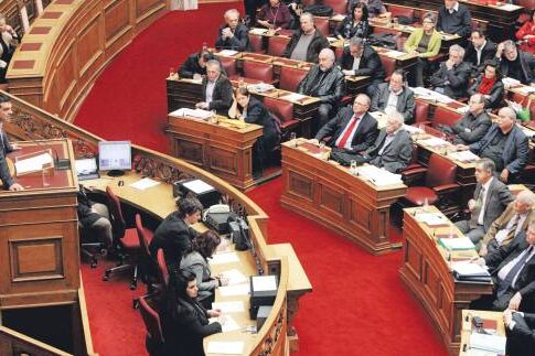 16.753 ευρώ για καφέδες, τυρόπιτες και νερά!