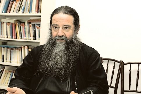 Οι «φύλακες άγγελοι» δίπλα στους μοναχικούς ασθενείς