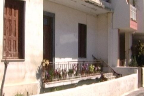 Εκτέλεσε πατέρα και αδελφή για τη διαθήκη (της)