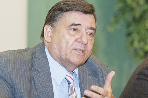 «Χρυσά» ερευνητικά ιδρύματα κομμάτων