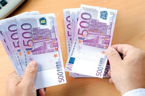 Κύκλωμα εκβιαστών και VIP τοκογλύφων
