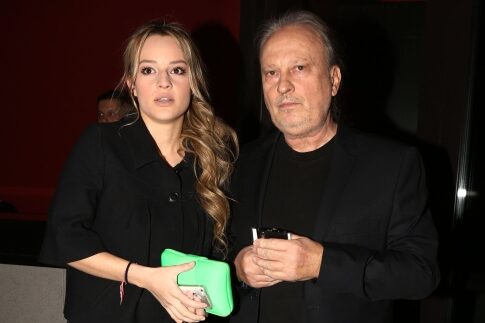 Αστραψαν τα φλας με τη δημοσιογράφο κόρη του Ρ.Ουίλιαμς