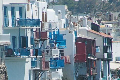 Αραβες «φλερτάρουν» με «deal» στη Μύκονο