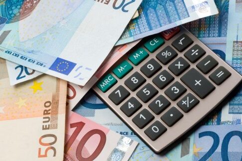 Φοροκαταιγίδα πλήττει από αύριο ολόκληρη τη χώρα